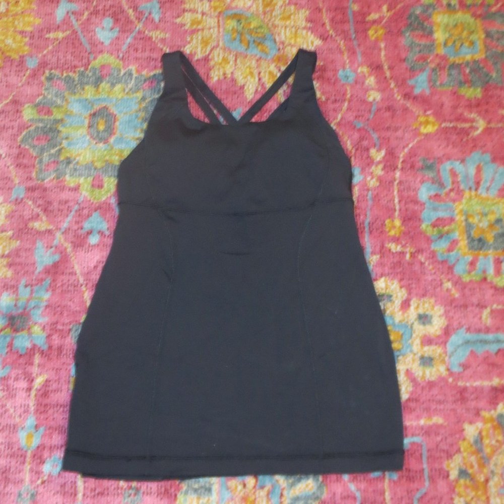 Lululemon Exercise Top Removable Pads Black 4 6